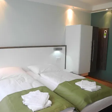 Sportforum Hotel 2*