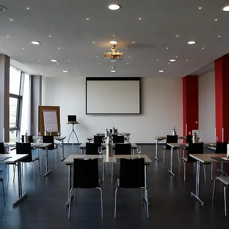 Sportforum Hotel 2*