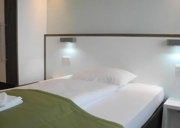 فندق Sportforum 2*